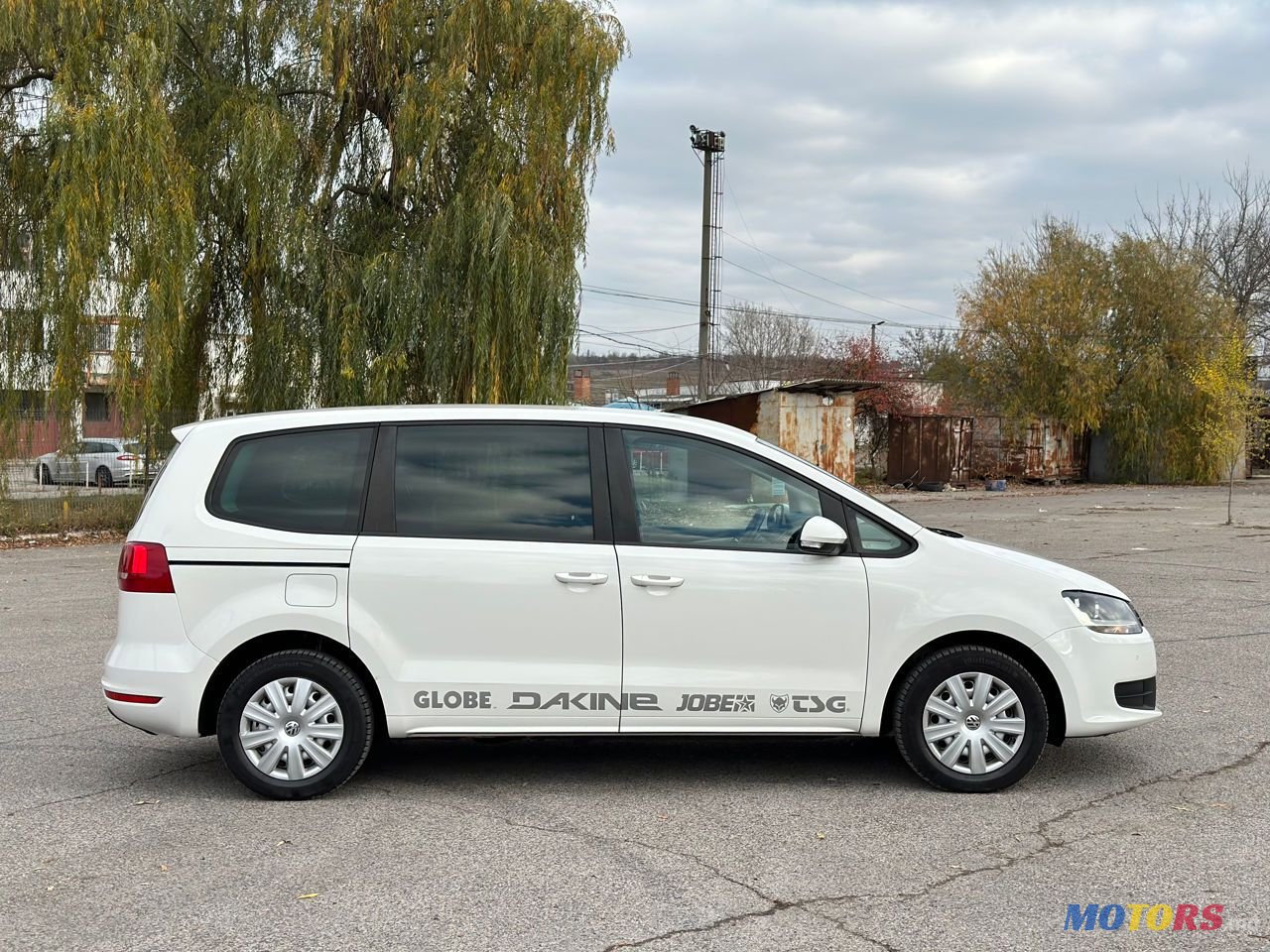 2013' Volkswagen Sharan photo #4