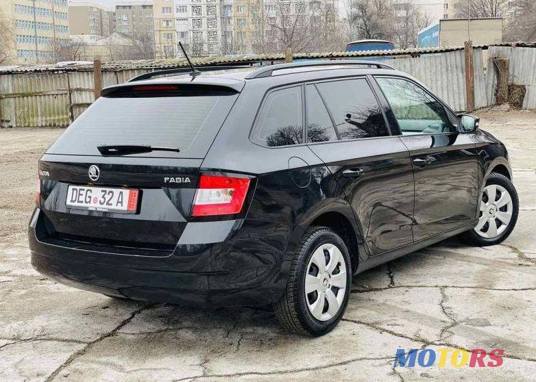 2015' Skoda Fabia photo #4