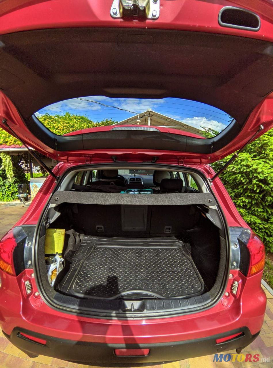 2011' Mitsubishi ASX photo #6