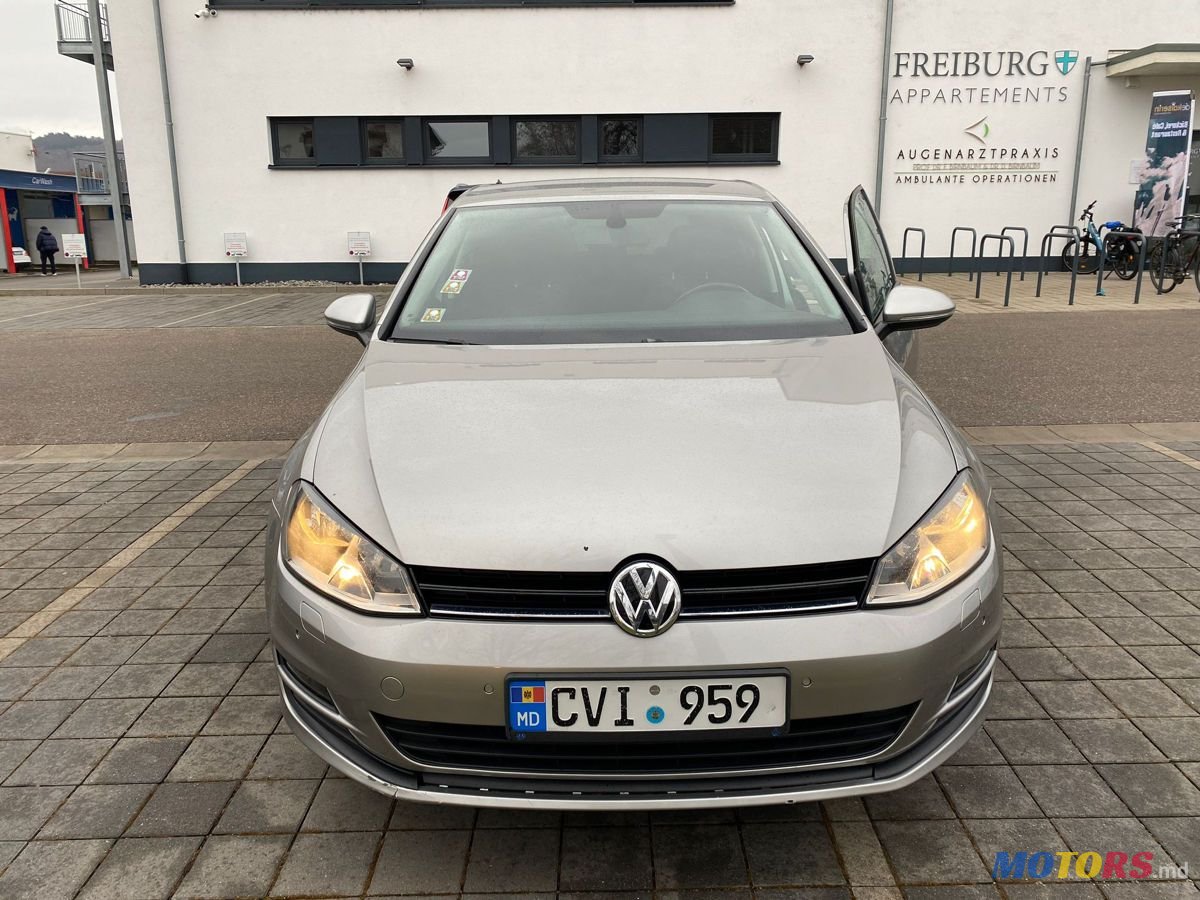 2013' Volkswagen Golf photo #2