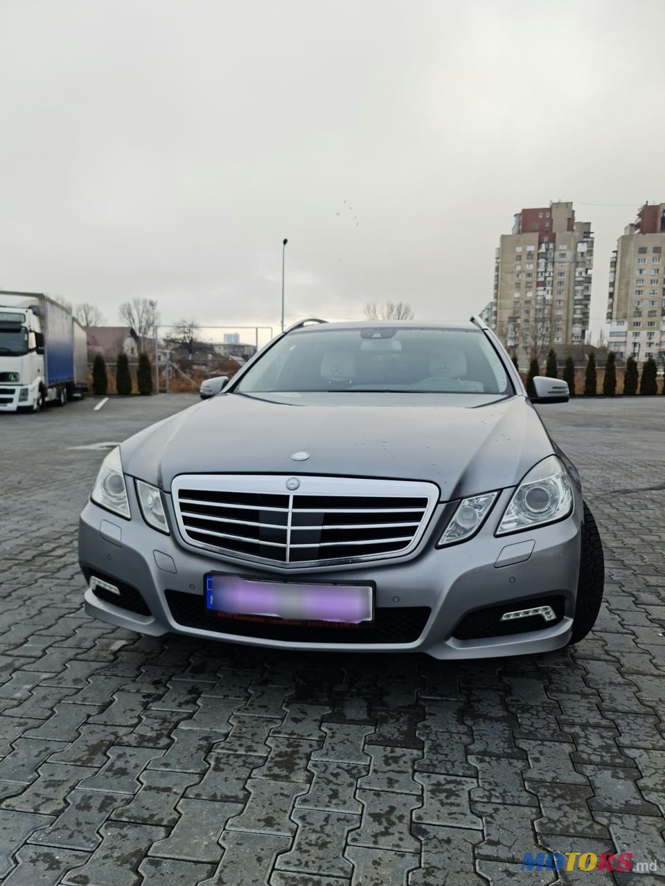 2009' Mercedes-Benz E Класс photo #1
