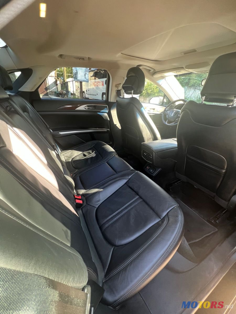 2015' Lincoln MKZ photo #3