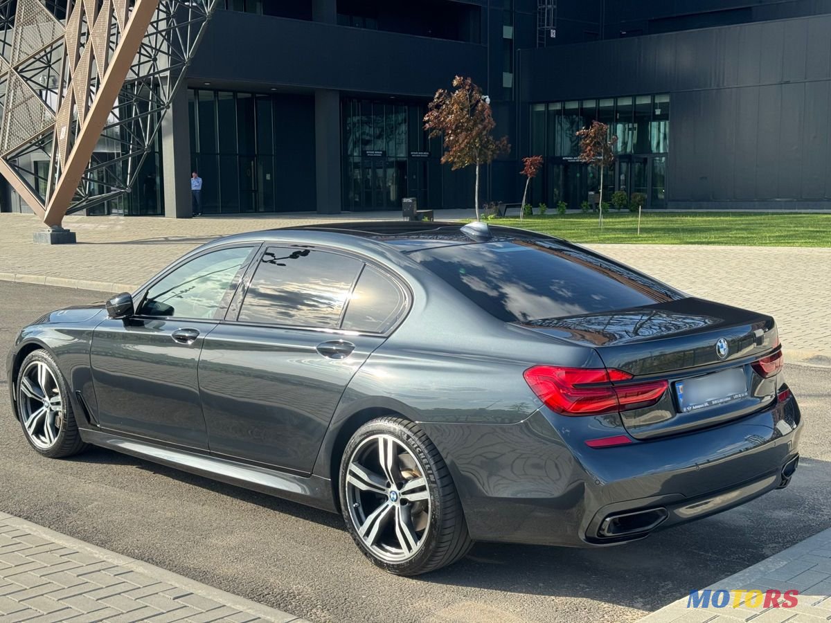 2017' BMW 7 Series photo #5