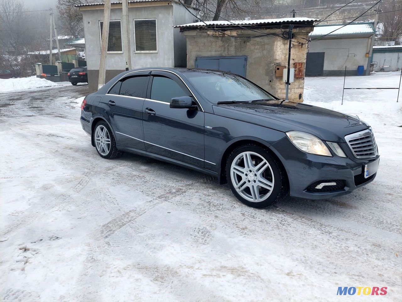2009' Mercedes-Benz E-Class photo #2