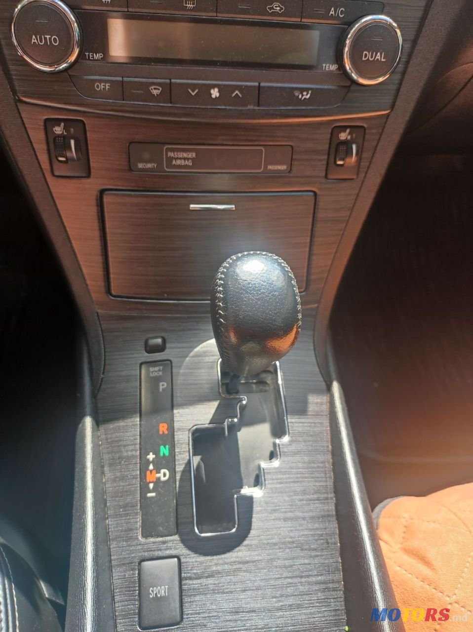 2009' Toyota Avensis photo #5