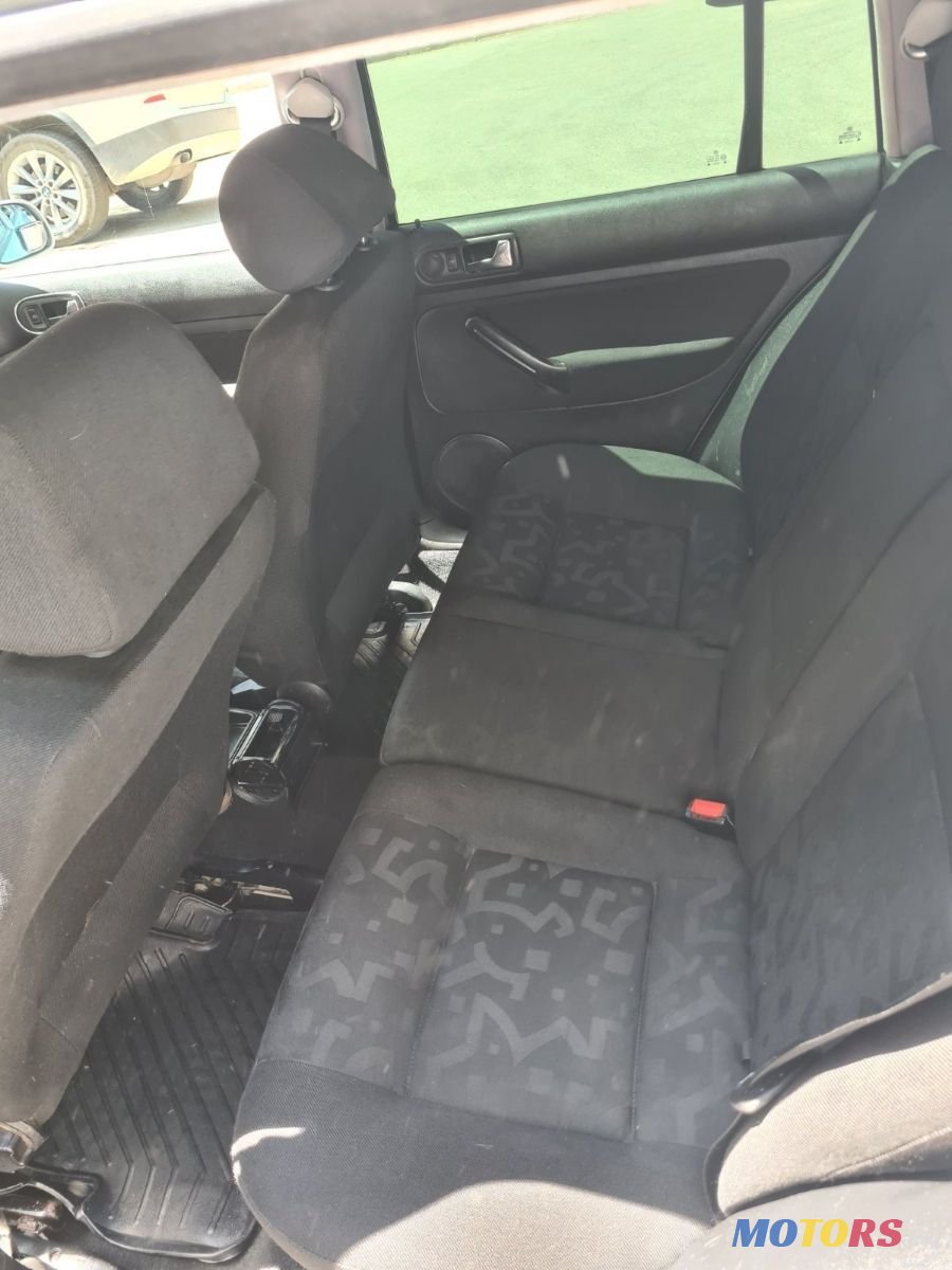 2000' Volkswagen Golf photo #5