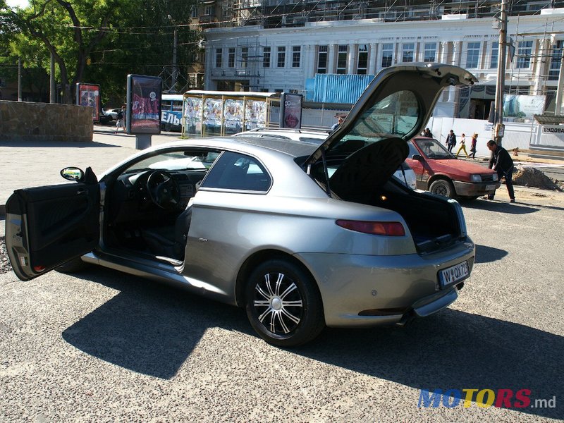 2009' Alfa Romeo GT photo #2