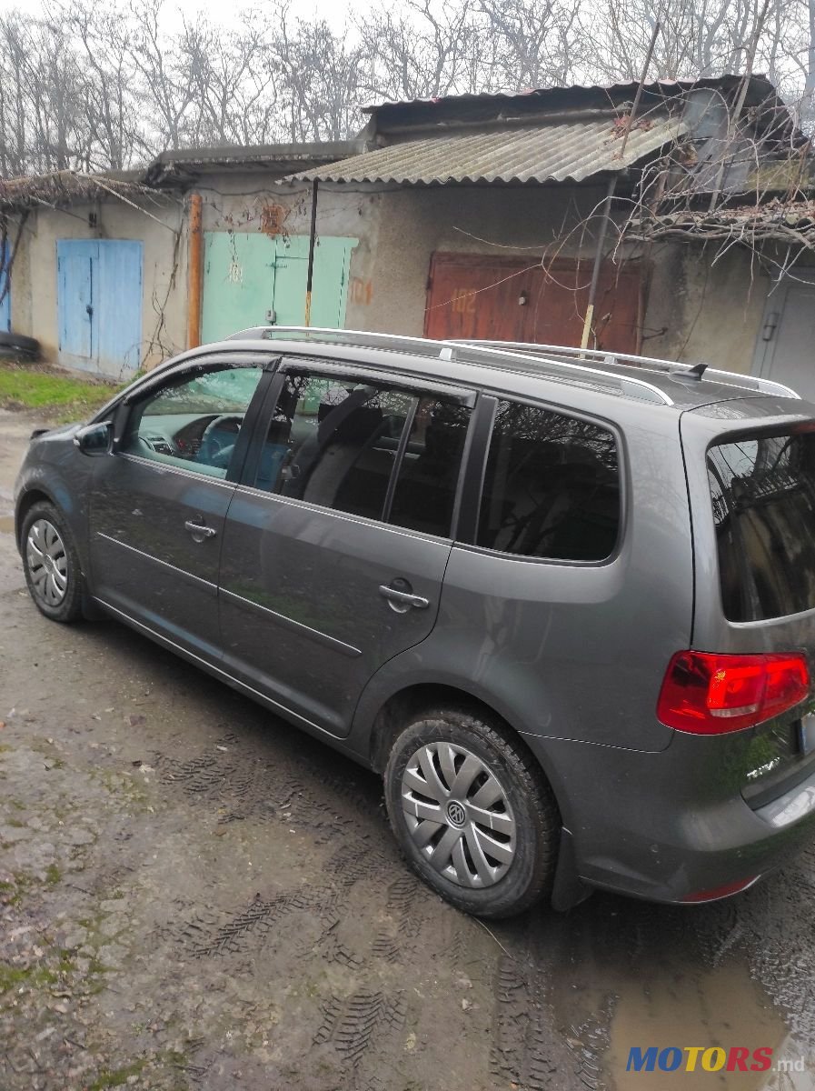 2013' Volkswagen Touran photo #4