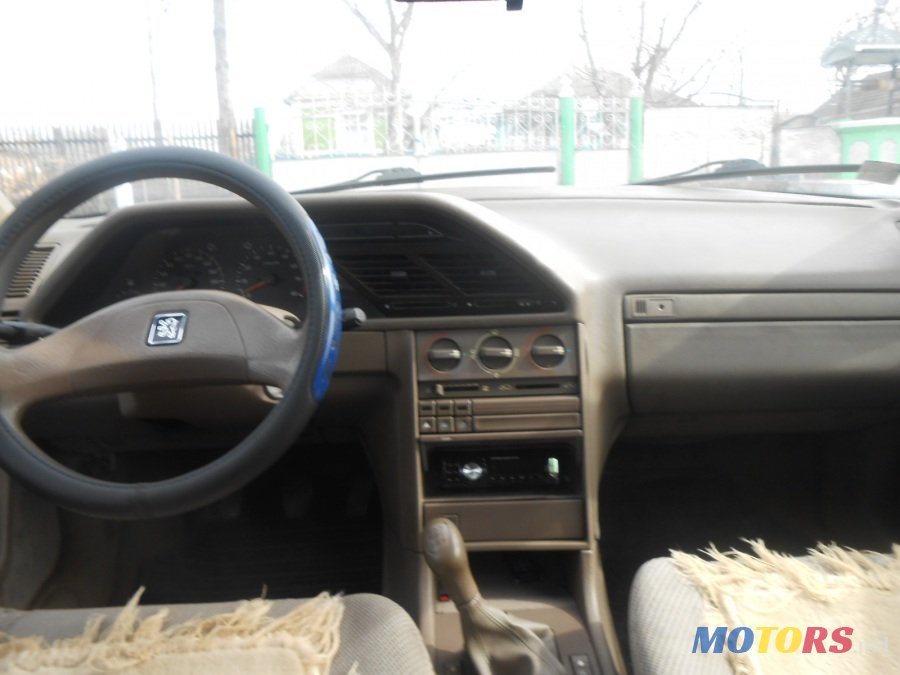 1990' Peugeot 605 photo #12