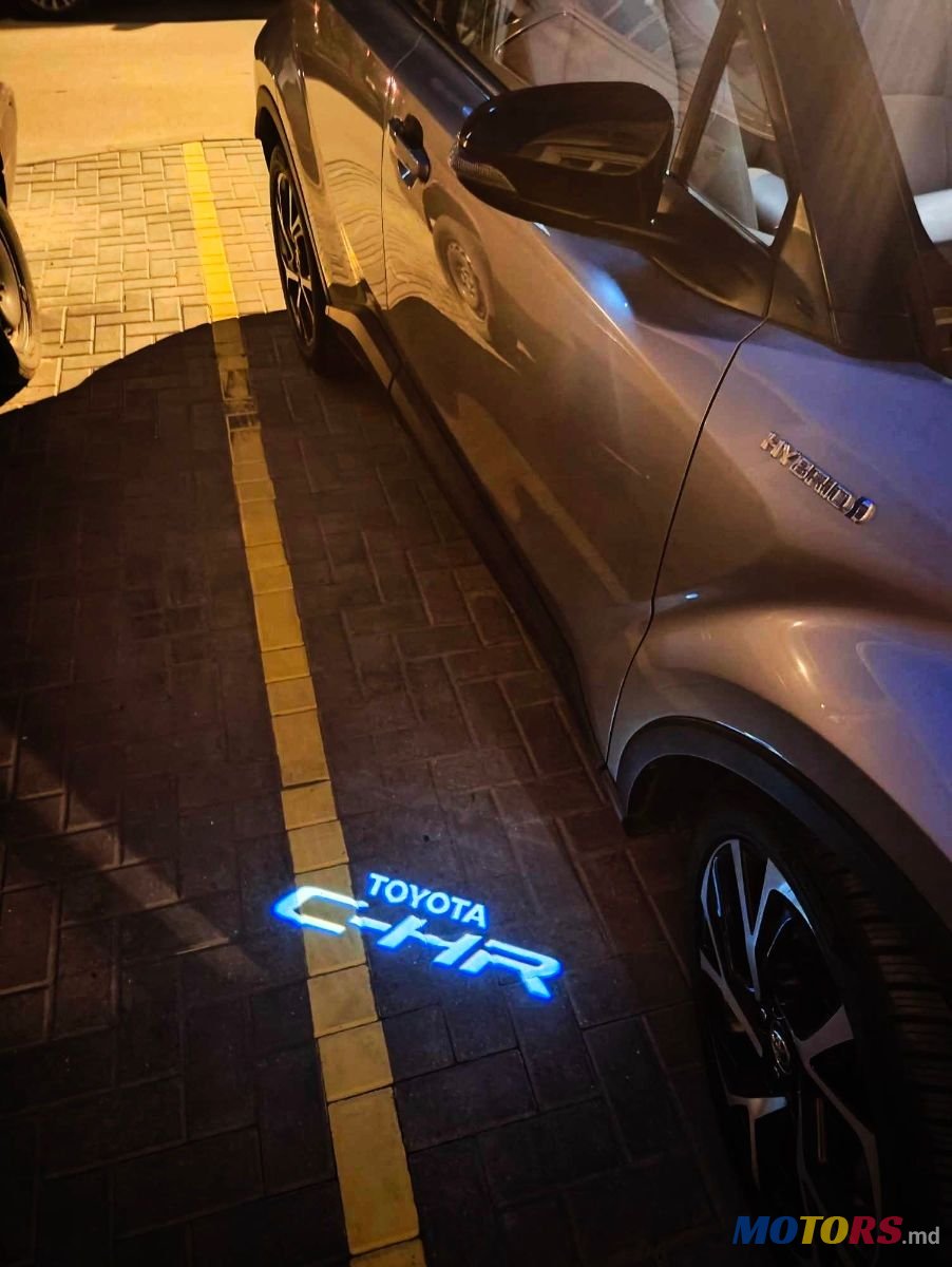 2017' Toyota C-HR photo #6