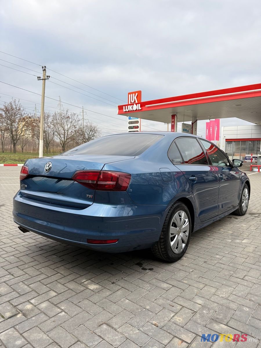 2015' Volkswagen Jetta photo #2