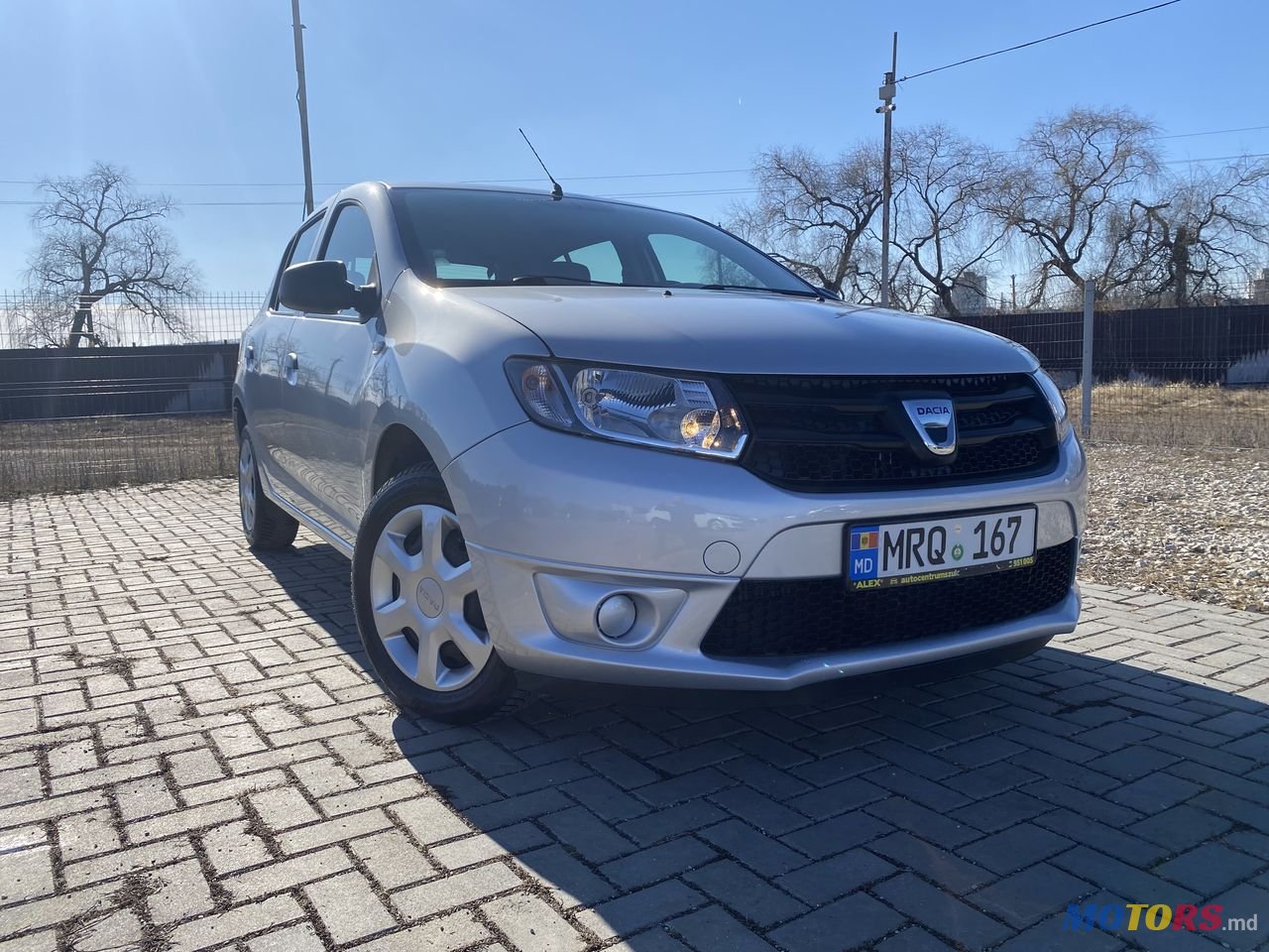 2012' Dacia Sandero photo #1