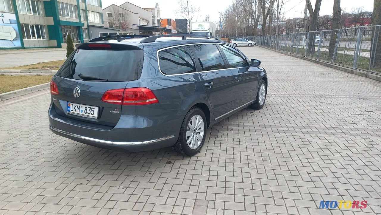 2012' Volkswagen Passat photo #4