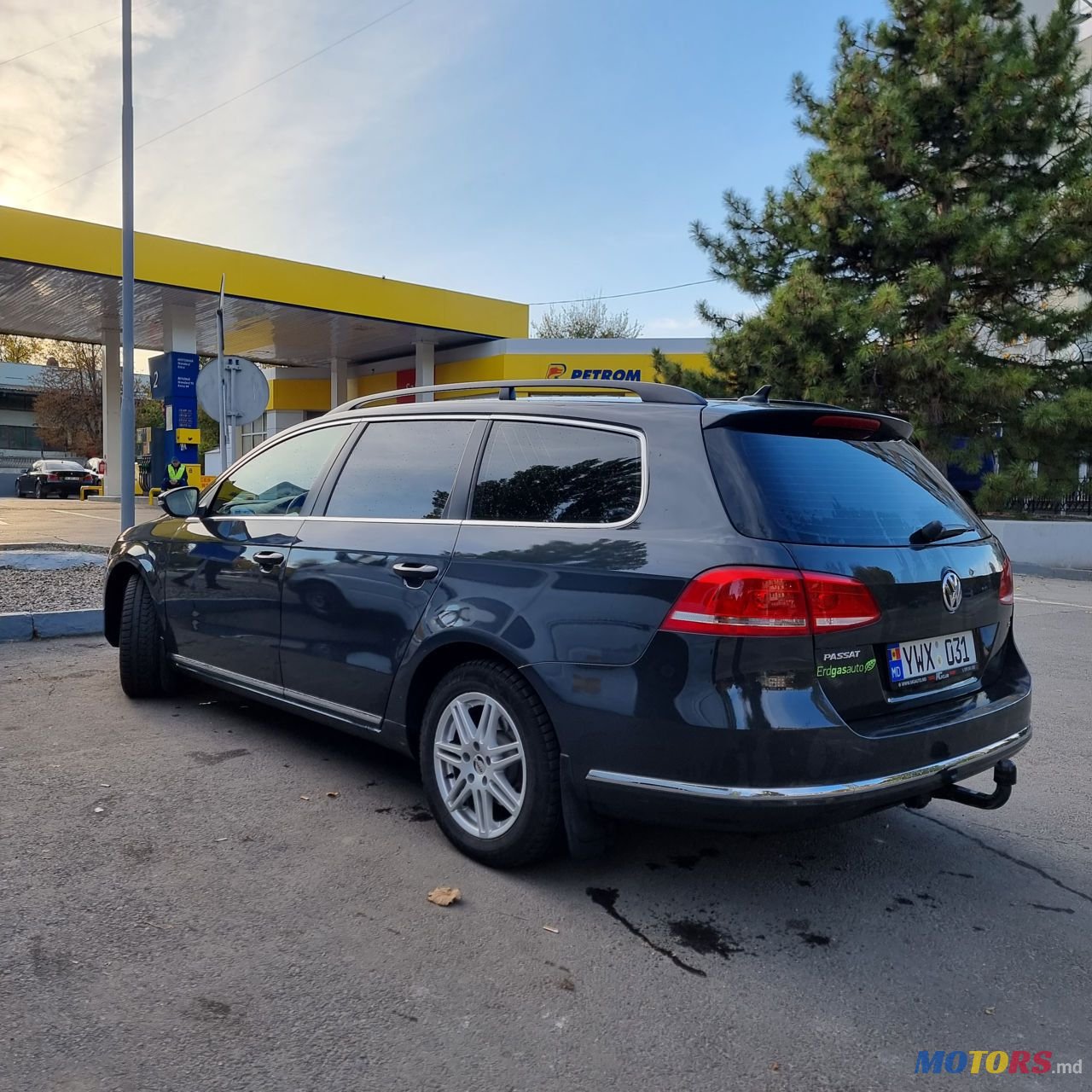 2013' Volkswagen Passat photo #4