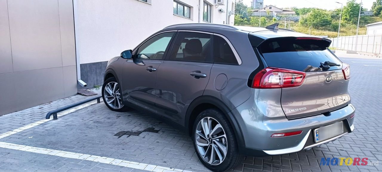 2017' Kia Niro photo #2