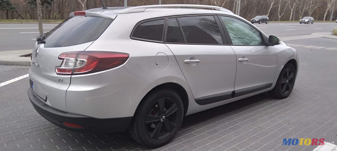 2011' Renault Megane photo #4