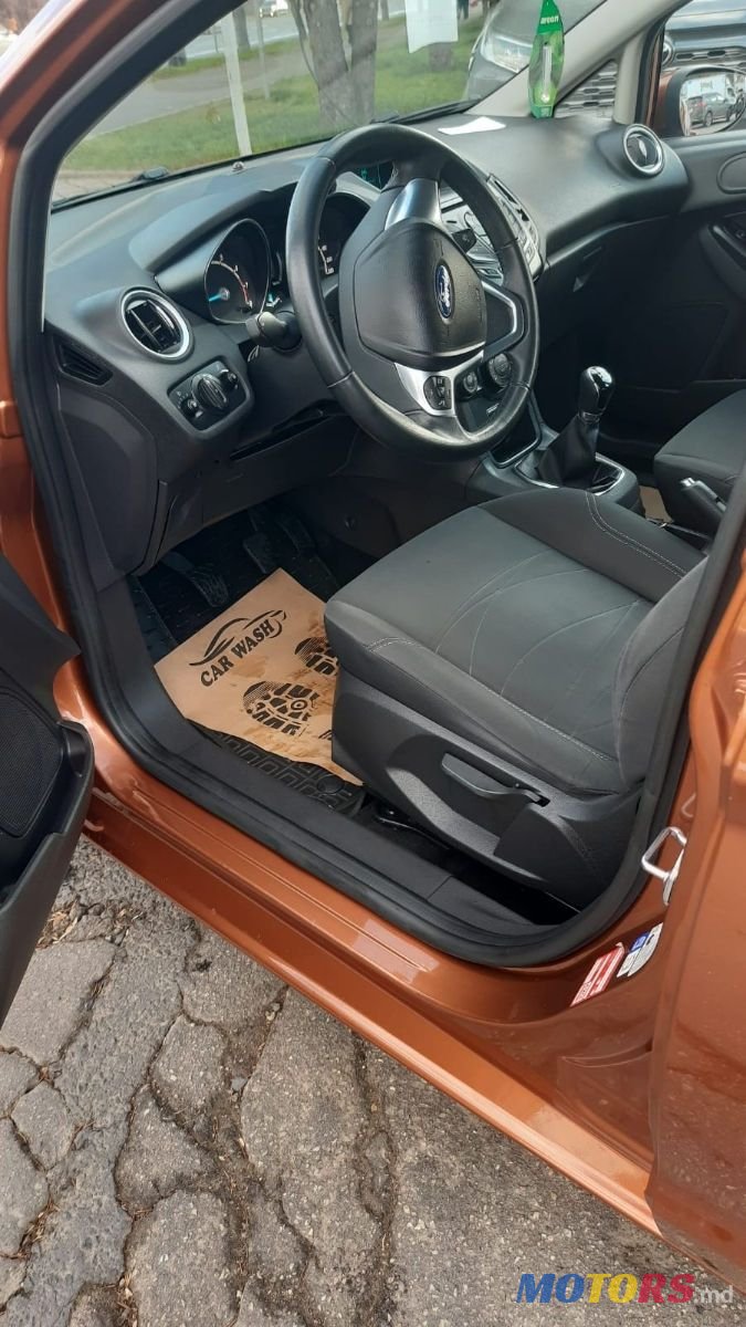 2016' Ford Fiesta photo #2
