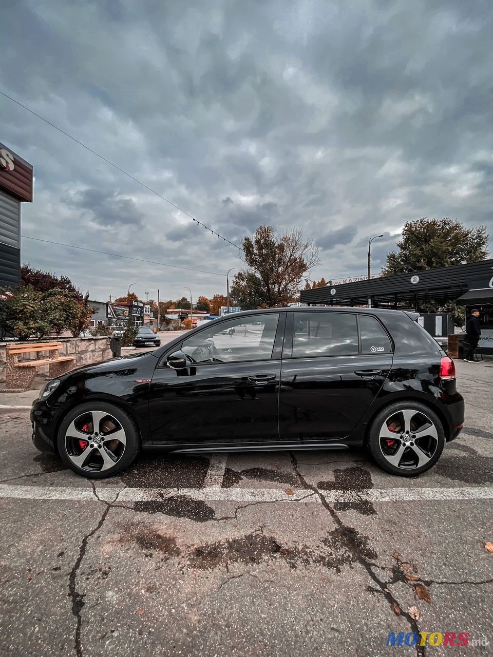 2010' Volkswagen Golf photo #2