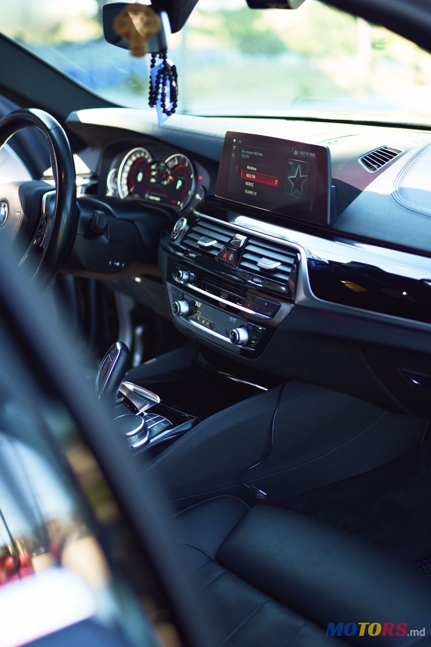 2019' BMW 5 Series photo #6