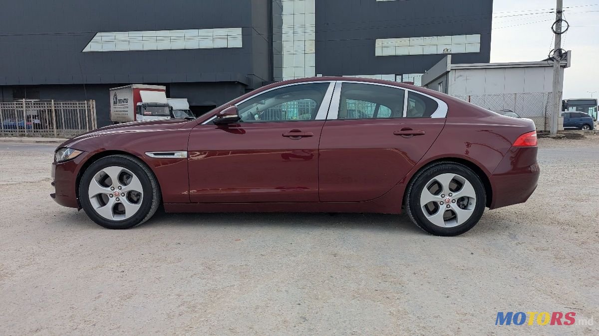 2016' Jaguar XE photo #6