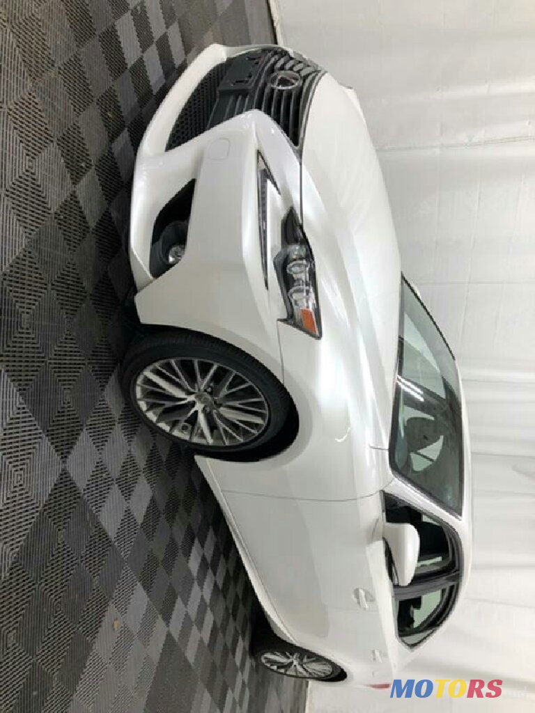 2016' Lexus IS photo #1