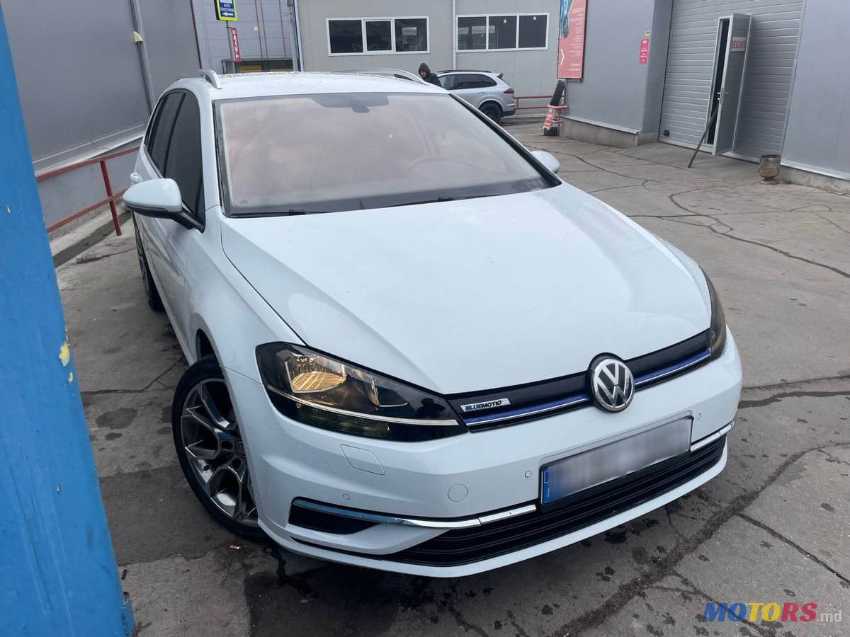 2018' Volkswagen Golf photo #4