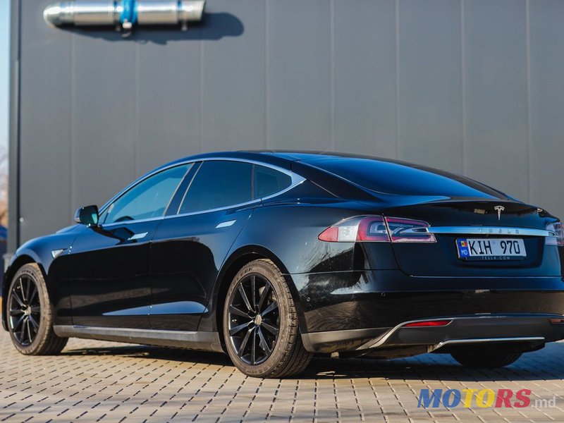 2015' Tesla Model S photo #1