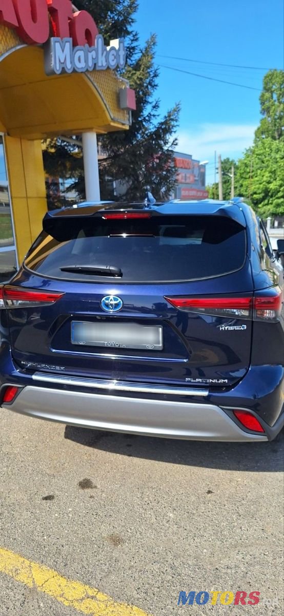 2022' Toyota Highlander photo #3