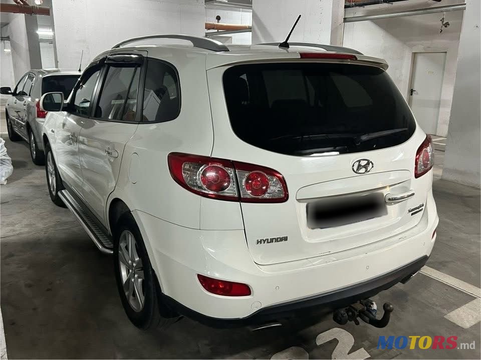 2010' Hyundai Santa Fe photo #3