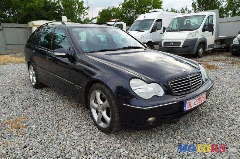 2004' Mercedes-Benz C photo #1