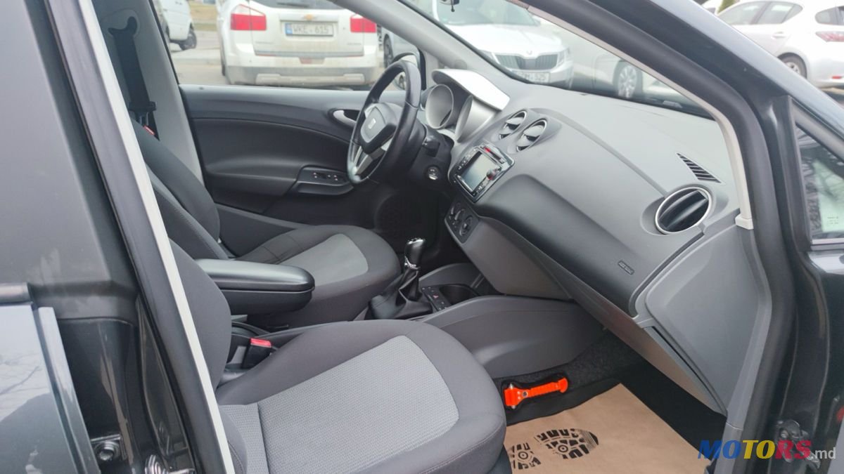 2010' SEAT Ibiza photo #6