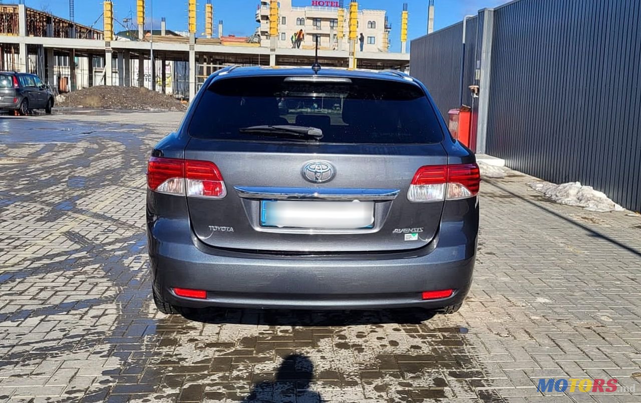 2012' Toyota Avensis photo #3