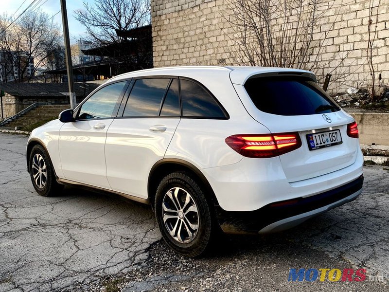 2017' Mercedes-Benz GLC photo #2