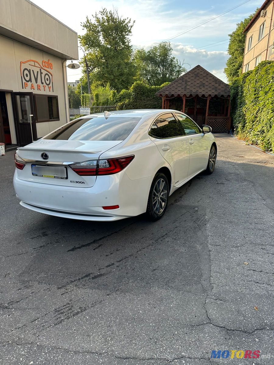 2017' Lexus Es Series photo #5