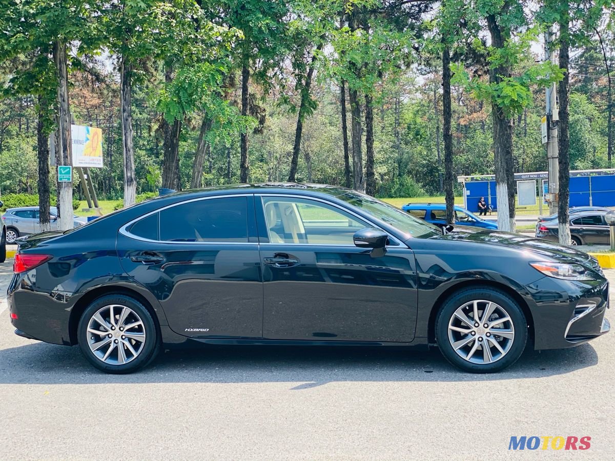 2017' Lexus Es Series photo #6