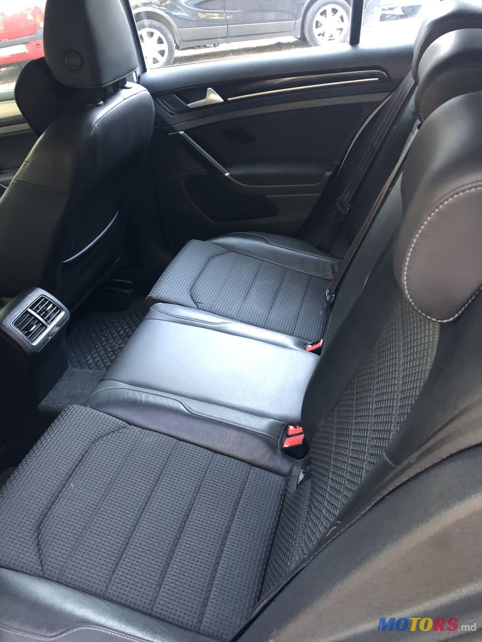 2014' Volkswagen Golf photo #5