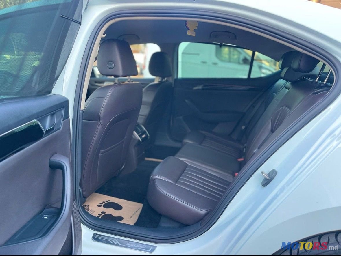 2017' Skoda Superb photo #5