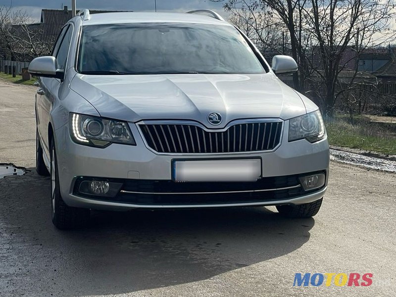 2013' Skoda Superb photo #6