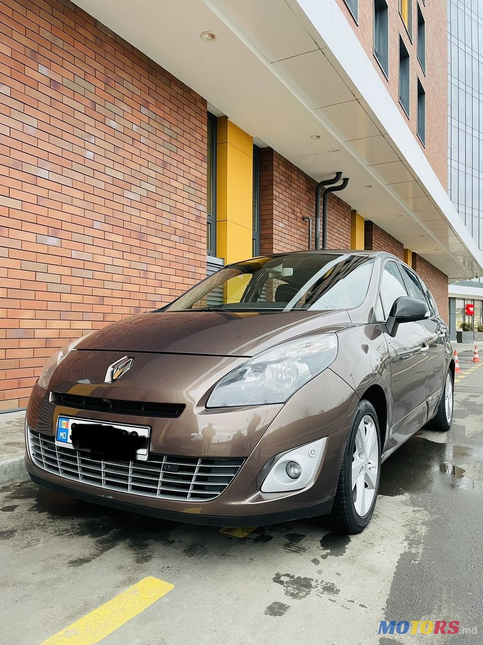 2011' Renault Grand Scenic photo #2