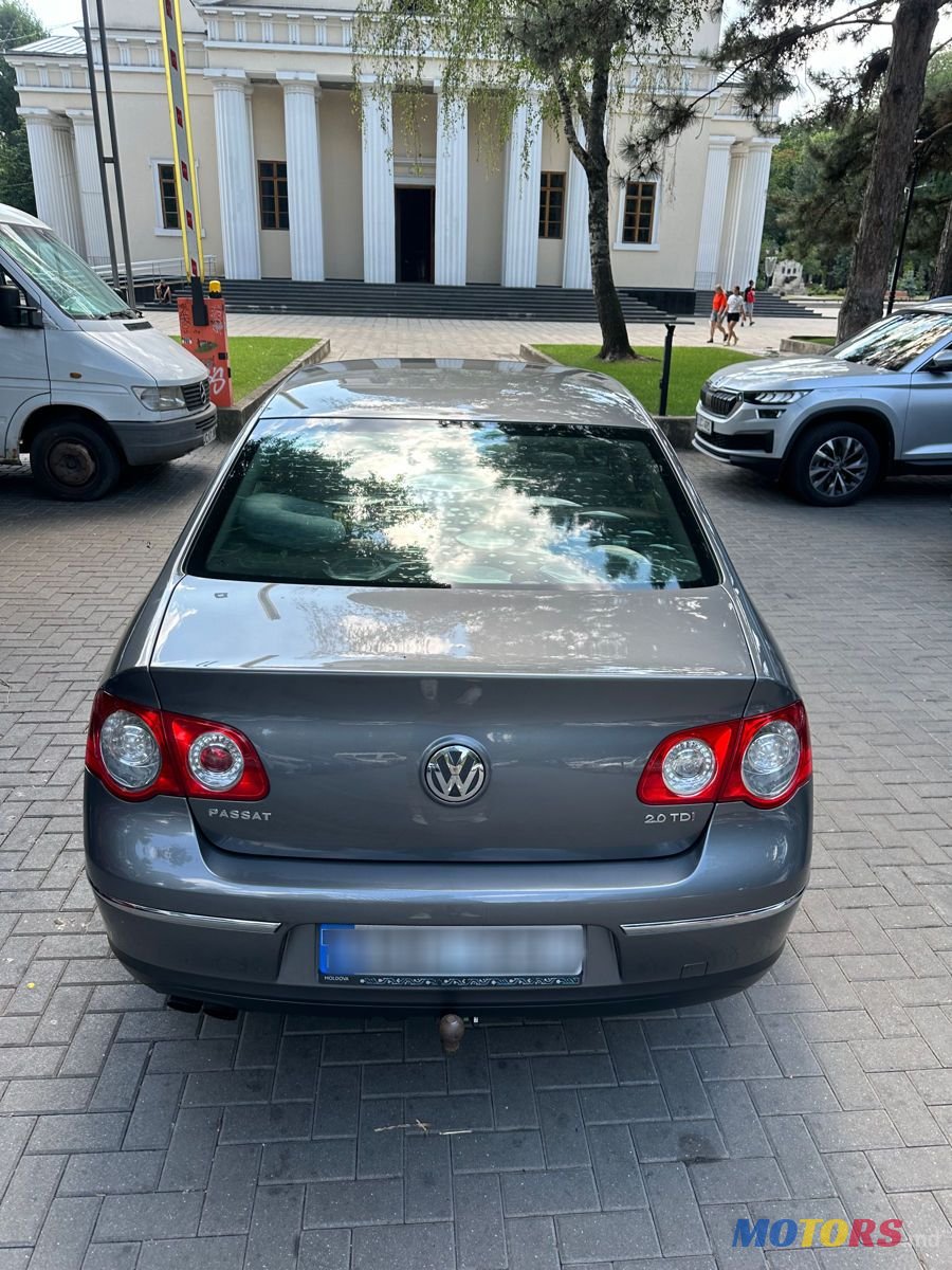 2007' Volkswagen Passat photo #2