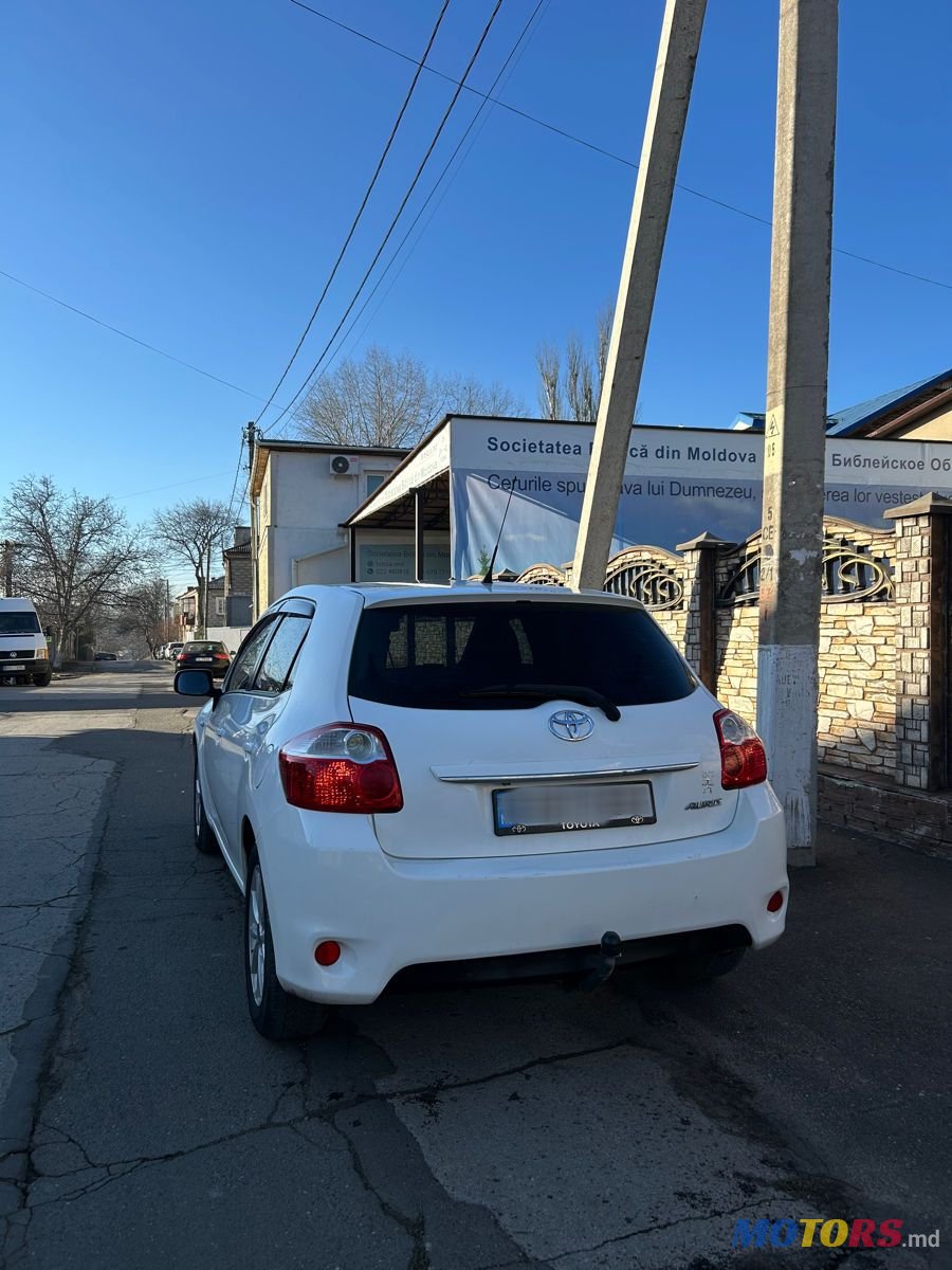 2008' Toyota Auris photo #3