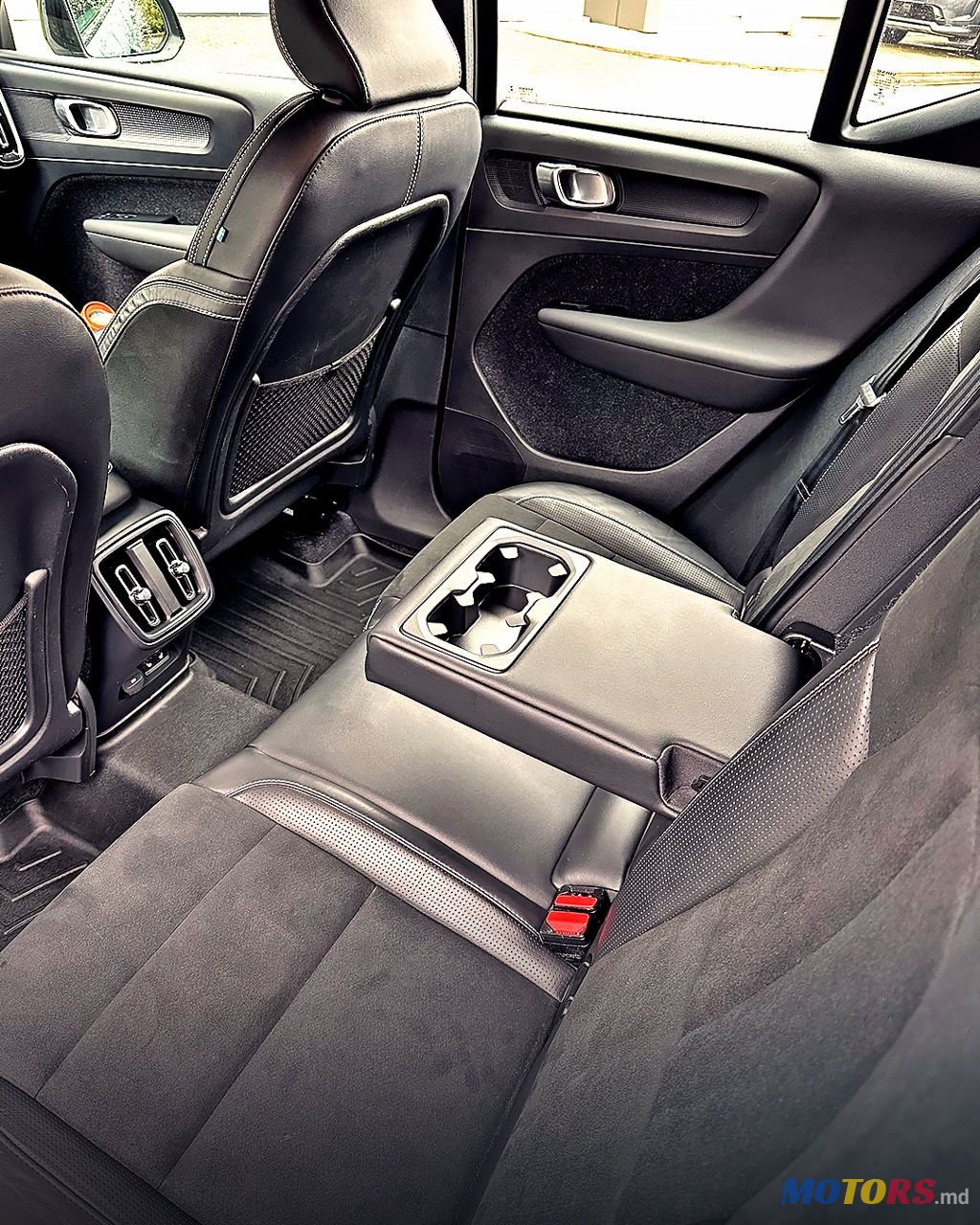 2019' Volvo XC40 photo #1