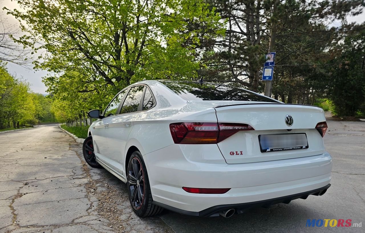 2018' Volkswagen Jetta photo #4