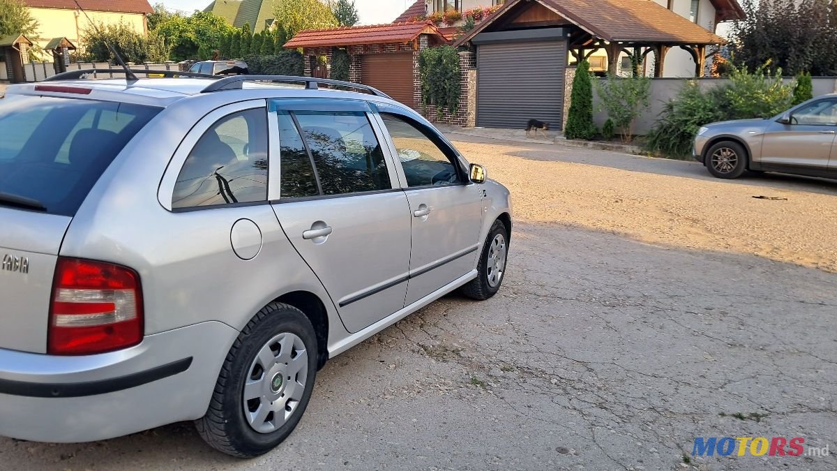 2005' Skoda Fabia photo #4