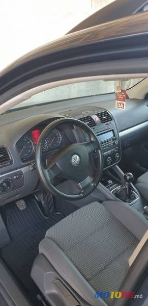 2008' Volkswagen Golf photo #5