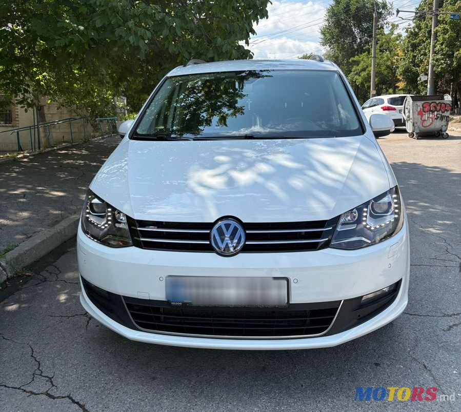 2019' Volkswagen Sharan photo #2