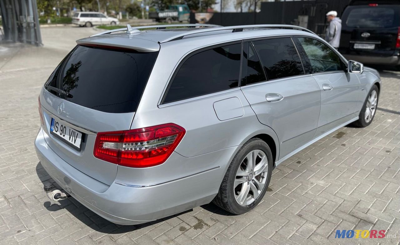 2010' Mercedes-Benz E Класс photo #2
