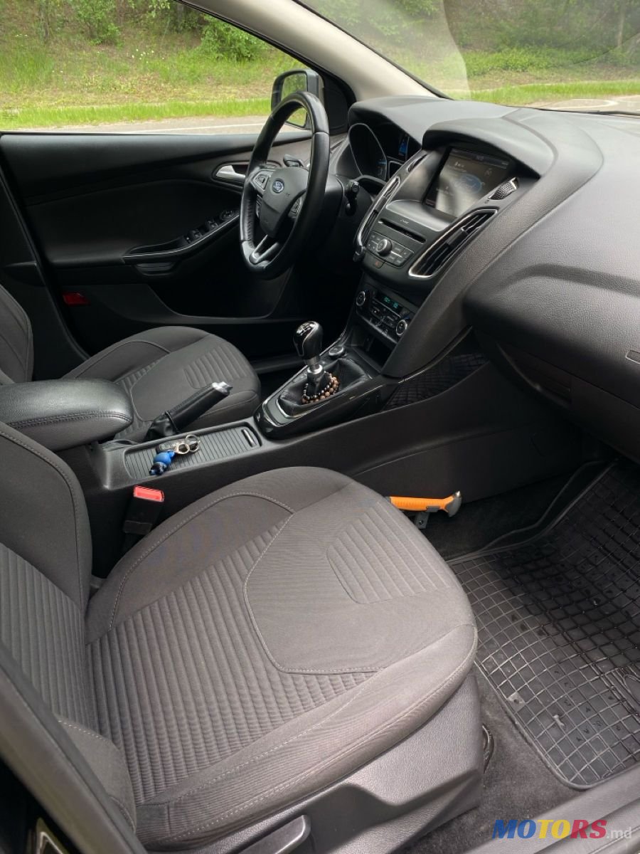 2016' Ford Focus photo #5