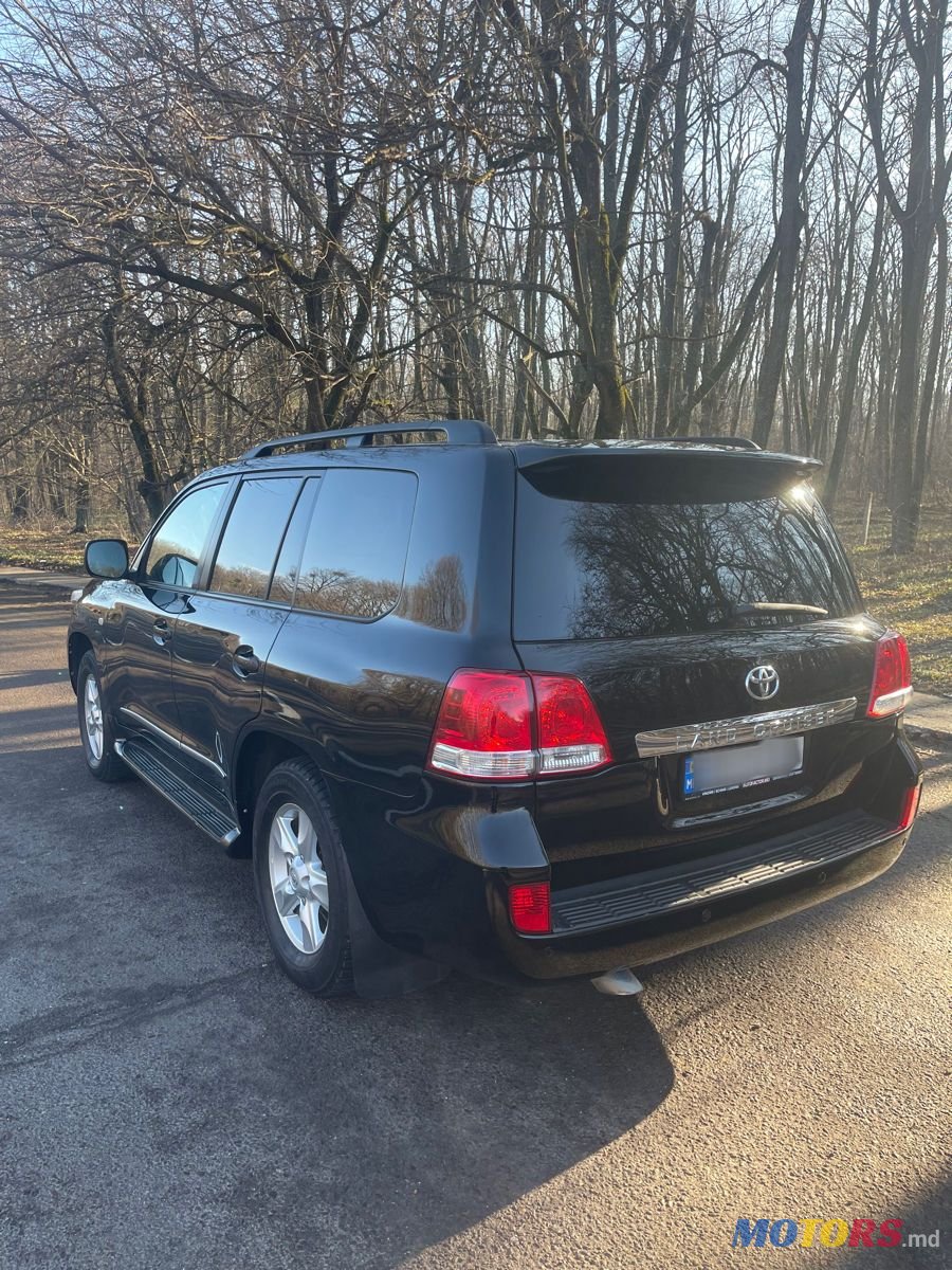 2010' Toyota Land Cruiser photo #4
