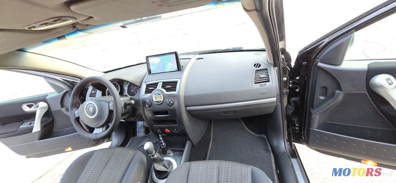 2007' Renault Megane photo #6